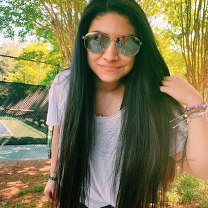 Meet your Posher, Carly